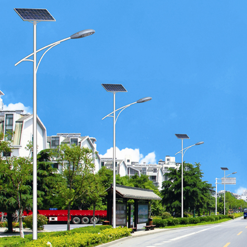 Farola solar de un solo brazo
