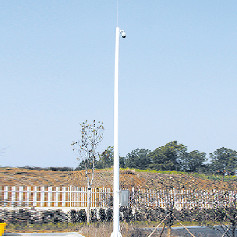Poste de soporte para cámara con alimentación solar autónoma